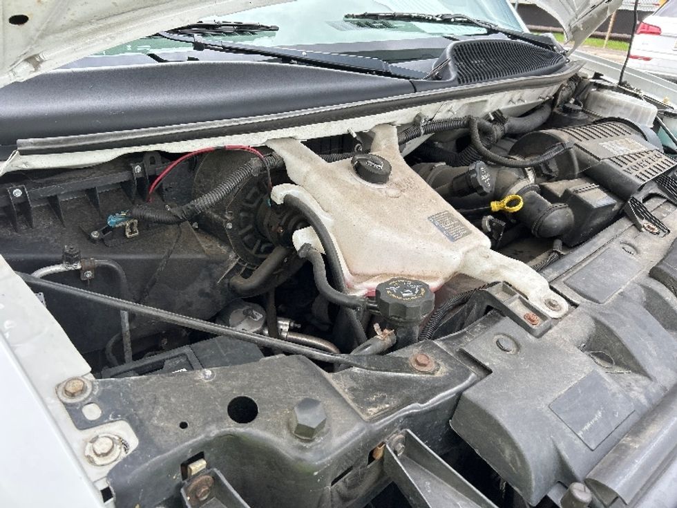 Light Duty Box Truck-Light and Medium Duty Trucks-GMC-2020-Savana G33903-Homewood-AL-113,221\n\t\tmiles-$ 27,000 - Image 23