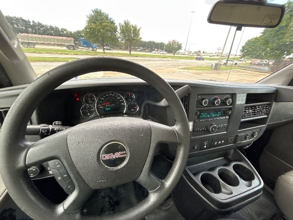 Light Duty Box Truck-Light and Medium Duty Trucks-GMC-2020-Savana G33903-Houston-TX-80,478\n\t\tmiles-$ 30,000 - Image 18