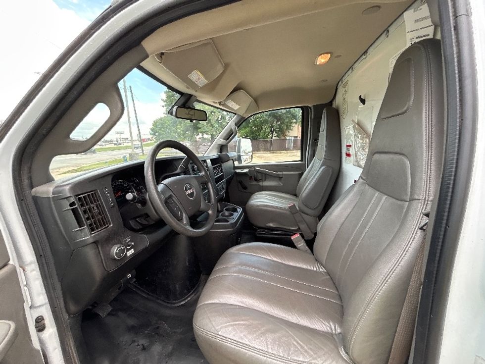 Light Duty Box Truck-Light and Medium Duty Trucks-GMC-2020-Savana G33903-Houston-TX-80,478\n\t\tmiles-$ 30,000 - Image 19