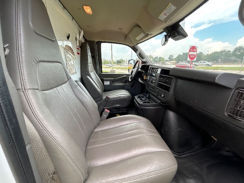 Light Duty Box Truck-Light and Medium Duty Trucks-GMC-2020-Savana G33903-Houston-TX-80,478\n\t\tmiles-$ 30,000 - Image 22