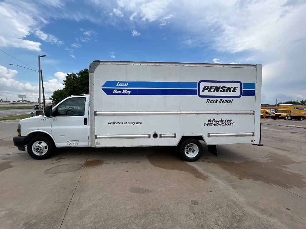 Light Duty Box Truck-Light and Medium Duty Trucks-GMC-2020-Savana G33903-Houston-TX-80,478\n\t\tmiles-$ 30,000 - Image 4