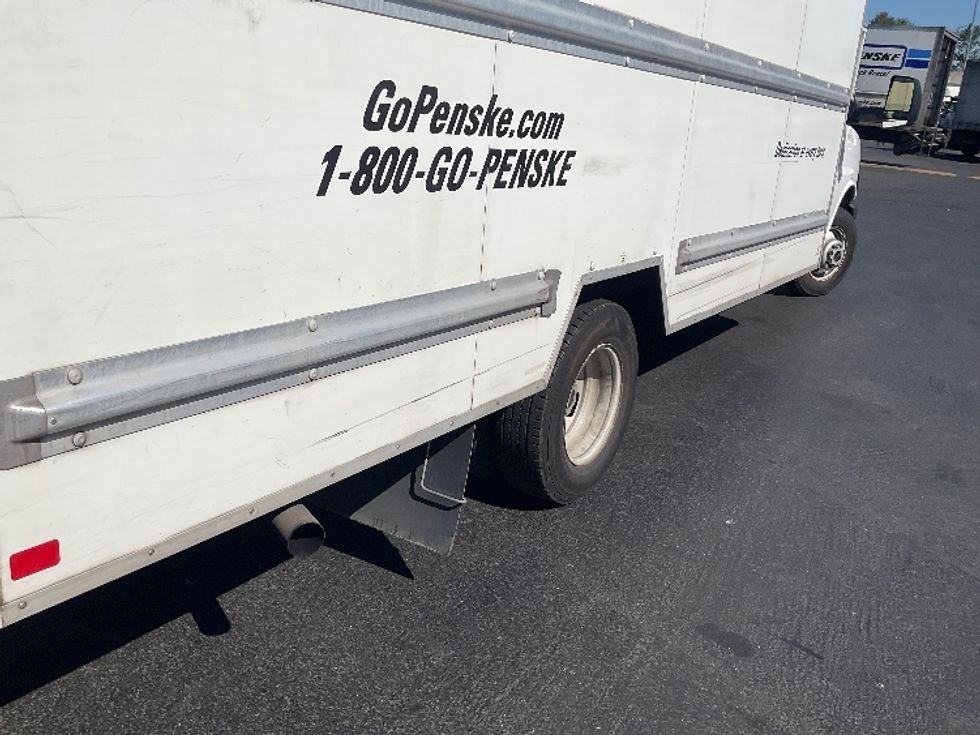 Light Duty Box Truck-Light and Medium Duty Trucks-GMC-2020-Savana G33903-Kent-WA-84,511\n\t\tmiles-$ 31,750 - Image 13