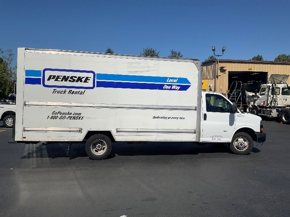 Light Duty Box Truck-Light and Medium Duty Trucks-GMC-2020-Savana G33903-Kent-WA-84,511\n\t\tmiles-$ 31,750 - Image 14