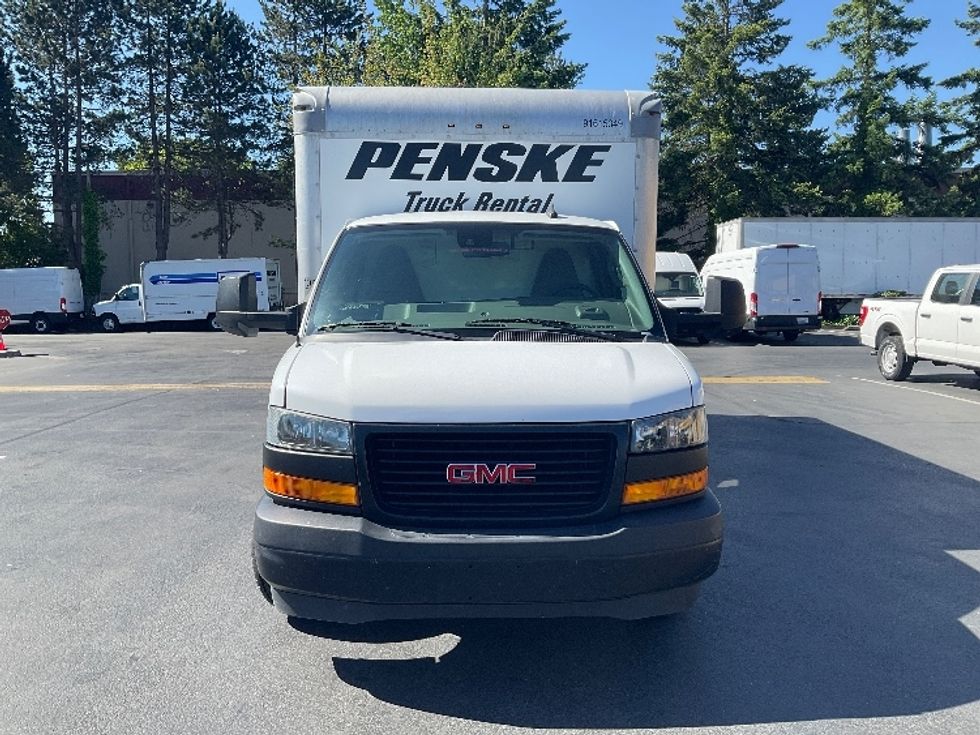 Light Duty Box Truck-Light and Medium Duty Trucks-GMC-2020-Savana G33903-Kent-WA-84,511\n\t\tmiles-$ 31,750 - Image 2