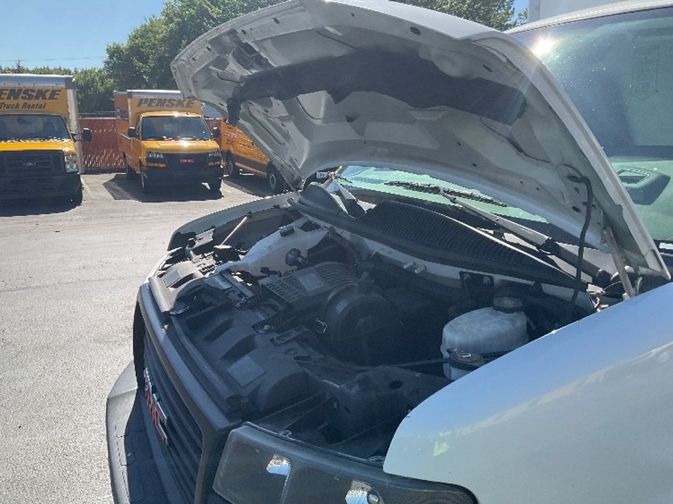 Light Duty Box Truck-Light and Medium Duty Trucks-GMC-2020-Savana G33903-Kent-WA-84,511\n\t\tmiles-$ 31,750 - Image 23