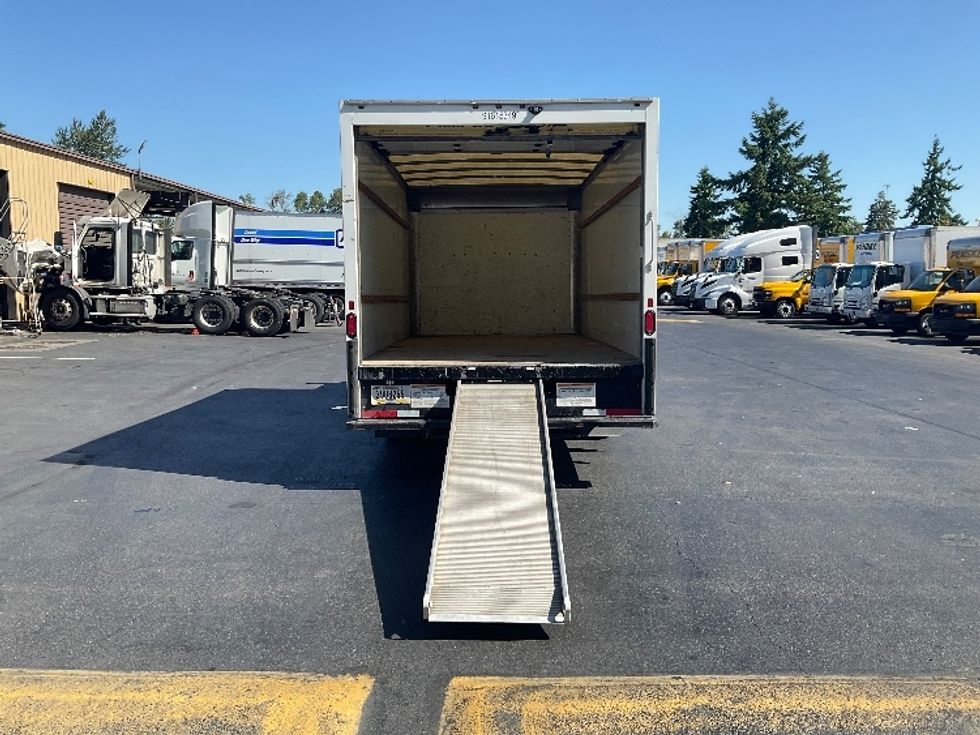 Light Duty Box Truck-Light and Medium Duty Trucks-GMC-2020-Savana G33903-Kent-WA-84,511\n\t\tmiles-$ 31,750 - Image 9