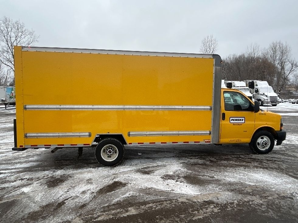 Light Duty Box Truck-Light and Medium Duty Trucks-GMC-2020-Savana G33903-Kentwood-MI-90,890\n\t\tmiles-$ 25,750 - Image 13