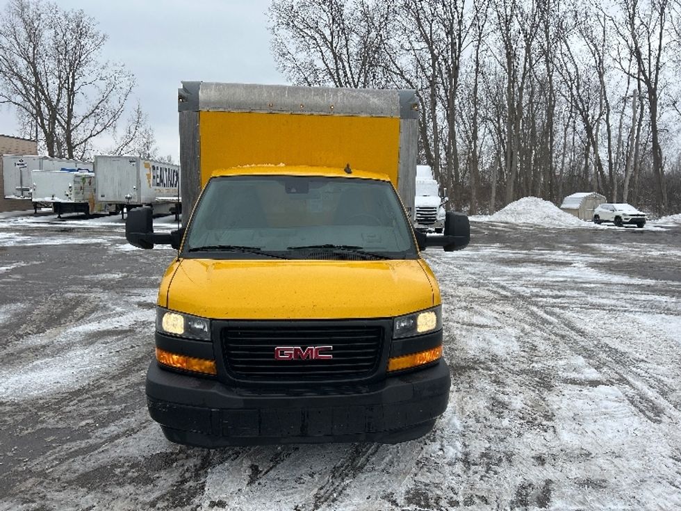 Light Duty Box Truck-Light and Medium Duty Trucks-GMC-2020-Savana G33903-Kentwood-MI-90,890\n\t\tmiles-$ 25,750 - Image 2