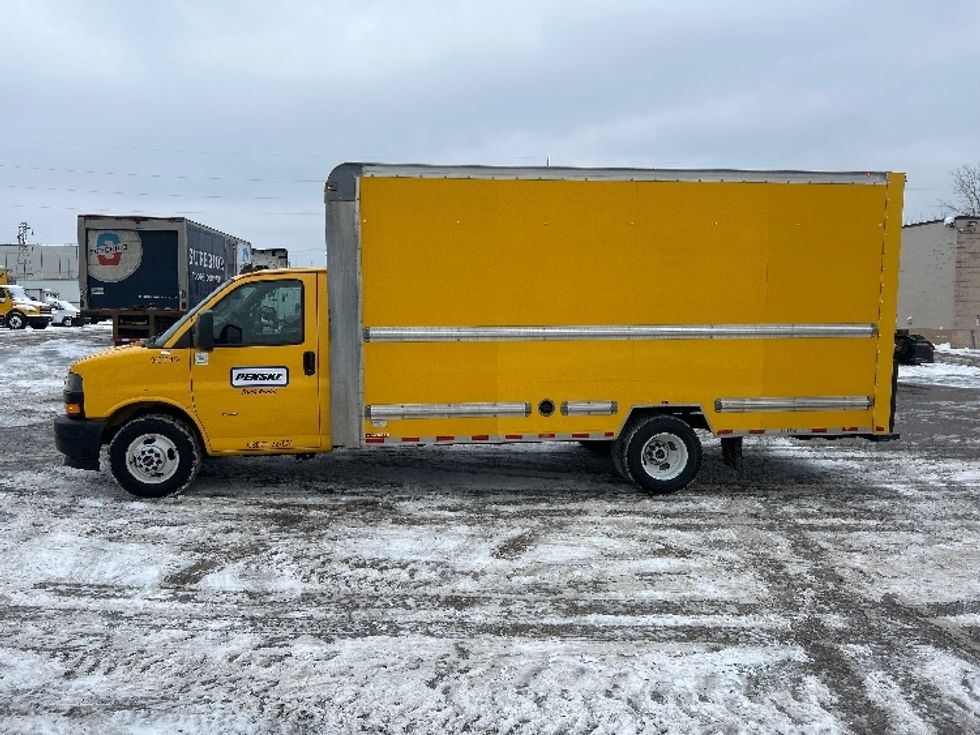 Light Duty Box Truck-Light and Medium Duty Trucks-GMC-2020-Savana G33903-Kentwood-MI-90,890\n\t\tmiles-$ 25,750 - Image 4