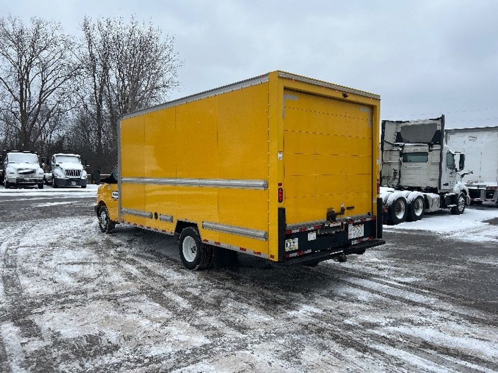 Light Duty Box Truck-Light and Medium Duty Trucks-GMC-2020-Savana G33903-Kentwood-MI-90,890\n\t\tmiles-$ 25,750 - Image 5