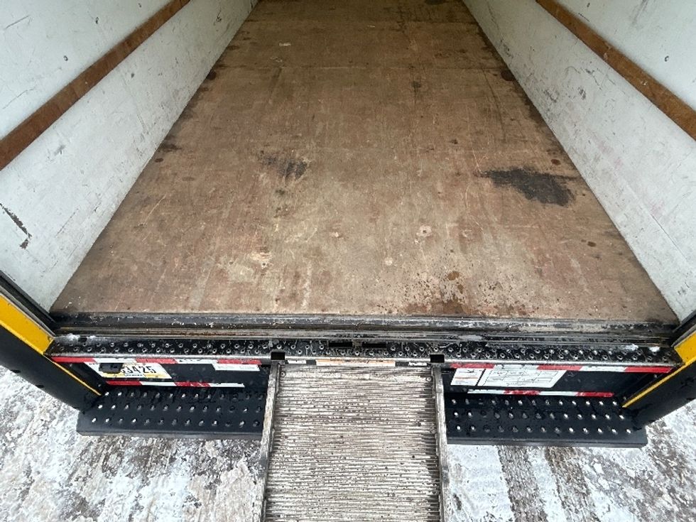 Light Duty Box Truck-Light and Medium Duty Trucks-GMC-2020-Savana G33903-Kentwood-MI-90,890\n\t\tmiles-$ 25,750 - Image 9