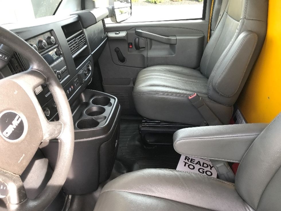 Light Duty Box Truck-Light and Medium Duty Trucks-GMC-2020-Savana G33903-Lancaster-PA-116,578\n\t\tmiles-$ 22,250 - Image 19