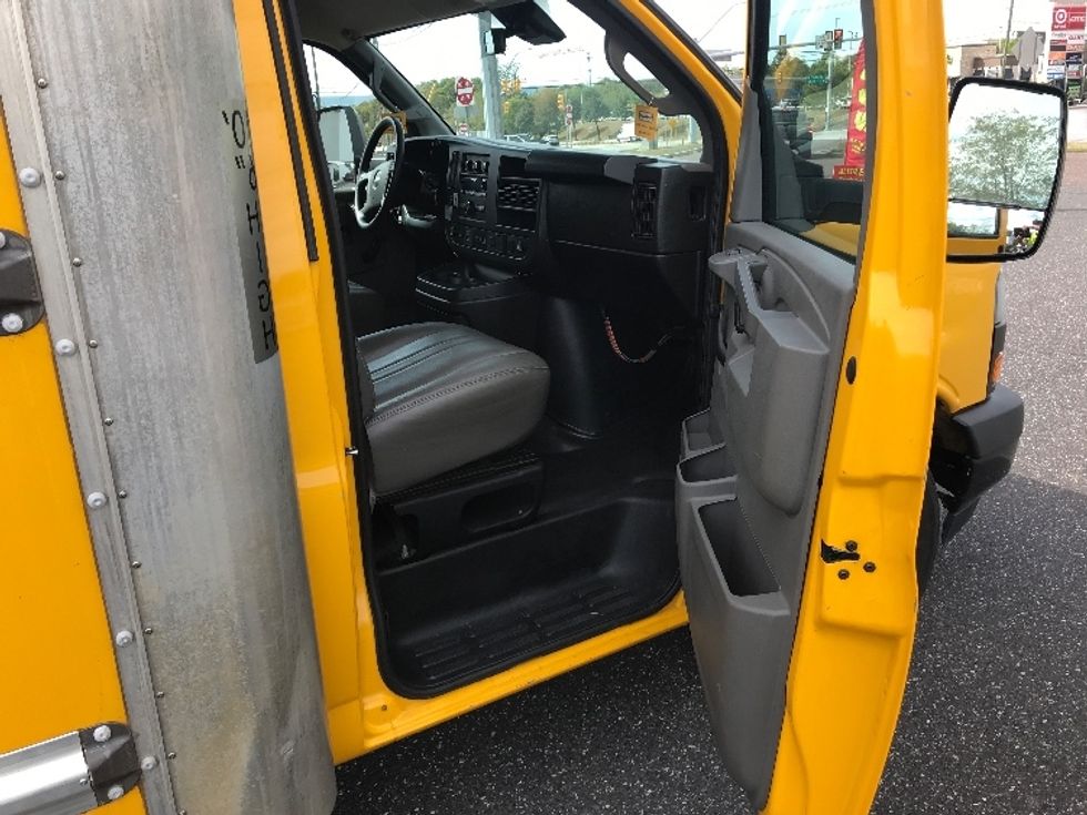 Light Duty Box Truck-Light and Medium Duty Trucks-GMC-2020-Savana G33903-Lancaster-PA-116,578\n\t\tmiles-$ 22,250 - Image 20