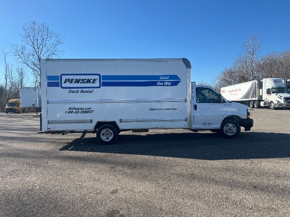 Light Duty Box Truck-Light and Medium Duty Trucks-GMC-2020-Savana G33903-Lansing-MI-79,728\n\t\tmiles-$ 35,250 - Image 15