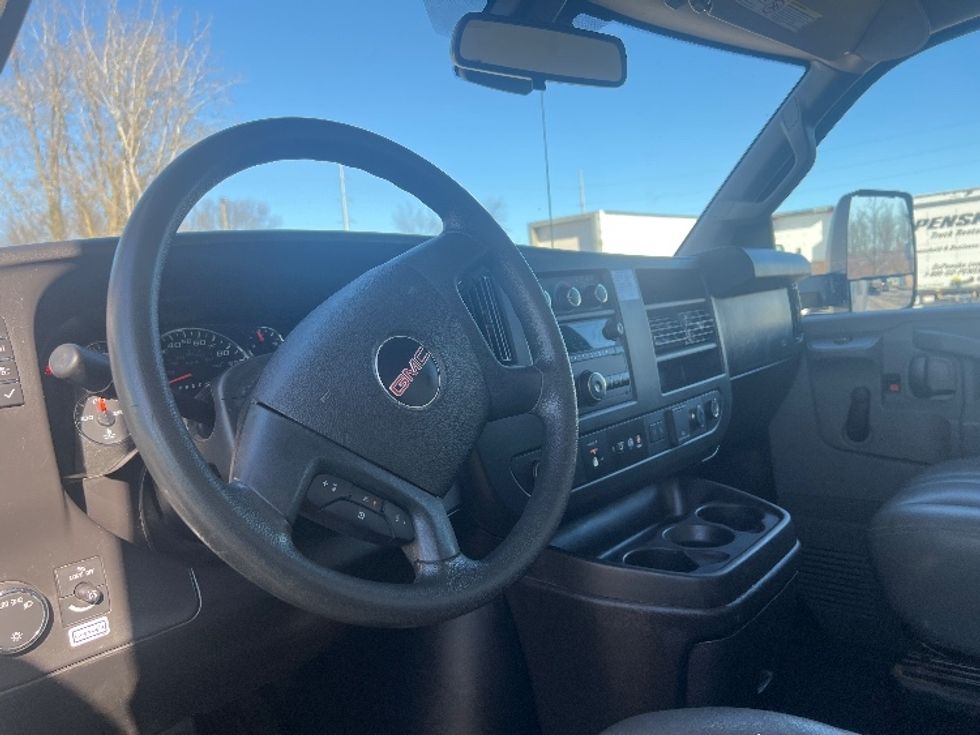 Light Duty Box Truck-Light and Medium Duty Trucks-GMC-2020-Savana G33903-Lansing-MI-79,728\n\t\tmiles-$ 35,250 - Image 17