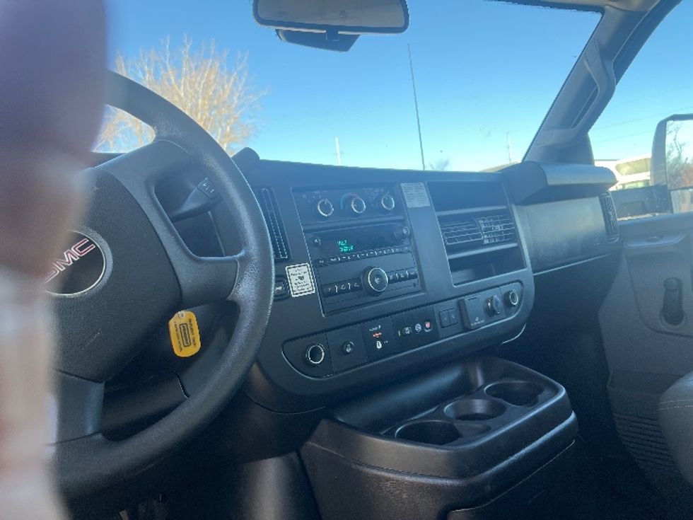 Light Duty Box Truck-Light and Medium Duty Trucks-GMC-2020-Savana G33903-Lansing-MI-79,728\n\t\tmiles-$ 35,250 - Image 18