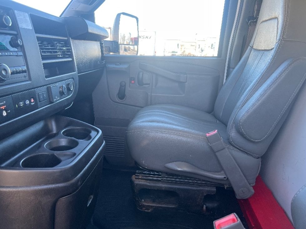 Light Duty Box Truck-Light and Medium Duty Trucks-GMC-2020-Savana G33903-Lansing-MI-79,728\n\t\tmiles-$ 35,250 - Image 19
