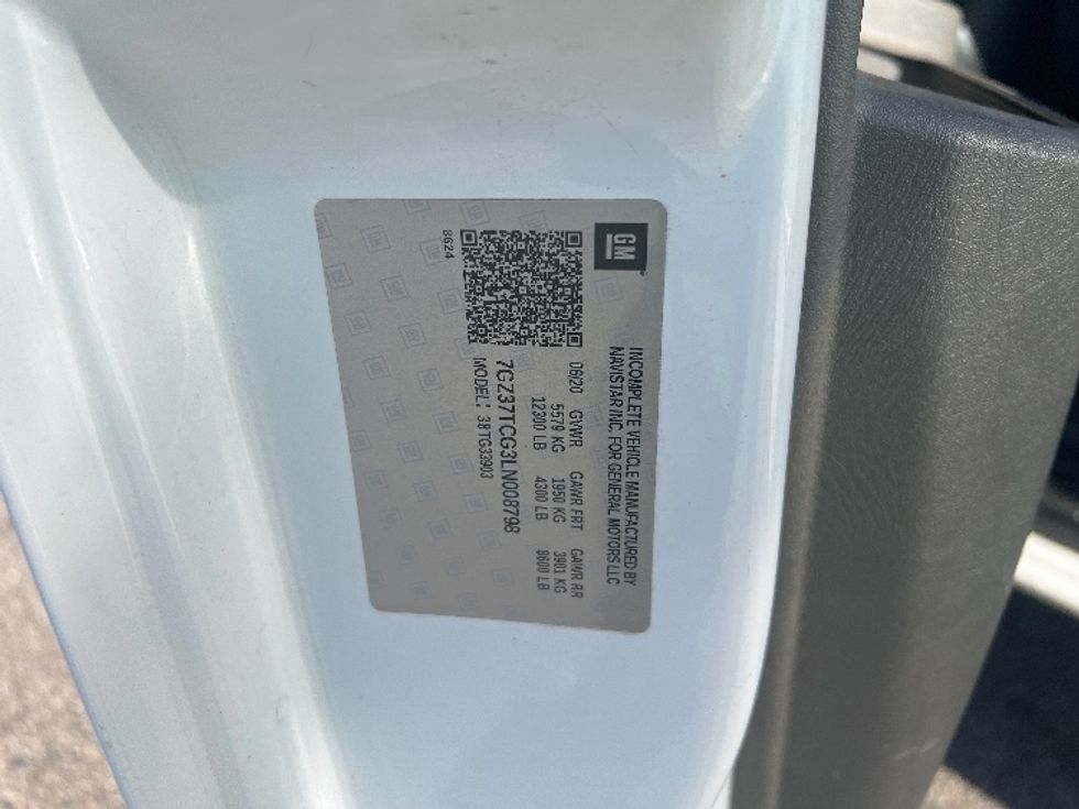 Light Duty Box Truck-Light and Medium Duty Trucks-GMC-2020-Savana G33903-Lansing-MI-79,728\n\t\tmiles-$ 35,250 - Image 24