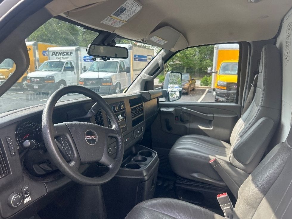 Light Duty Box Truck-Light and Medium Duty Trucks-GMC-2020-Savana G33903-Lithia Springs-GA-105,417\n\t\tmiles-$ 28,250 - Image 17