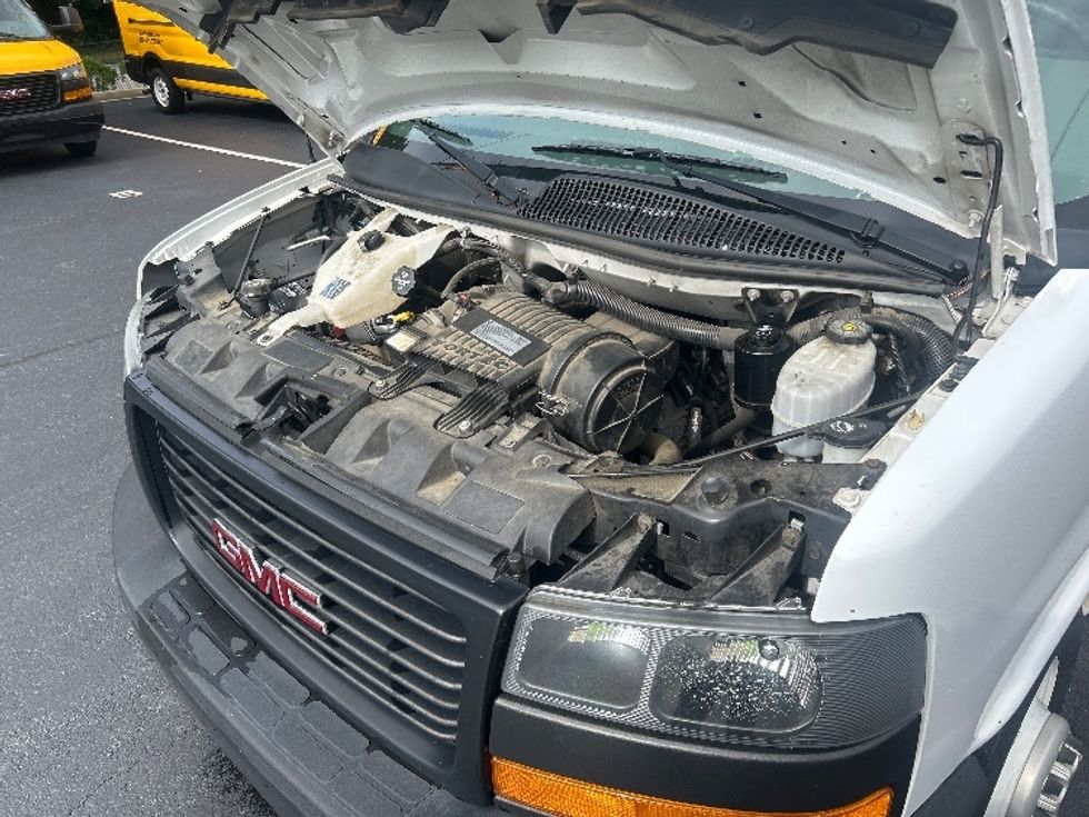 Light Duty Box Truck-Light and Medium Duty Trucks-GMC-2020-Savana G33903-Lithia Springs-GA-105,417\n\t\tmiles-$ 28,250 - Image 24