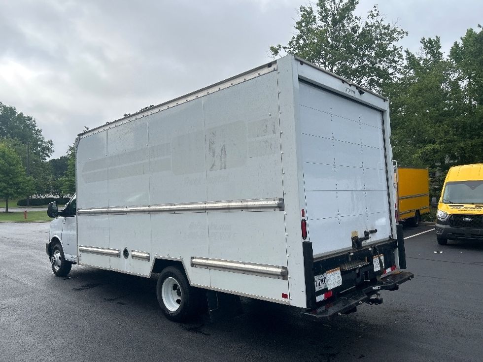 Light Duty Box Truck-Light and Medium Duty Trucks-GMC-2020-Savana G33903-Lithia Springs-GA-105,417\n\t\tmiles-$ 28,250 - Image 6