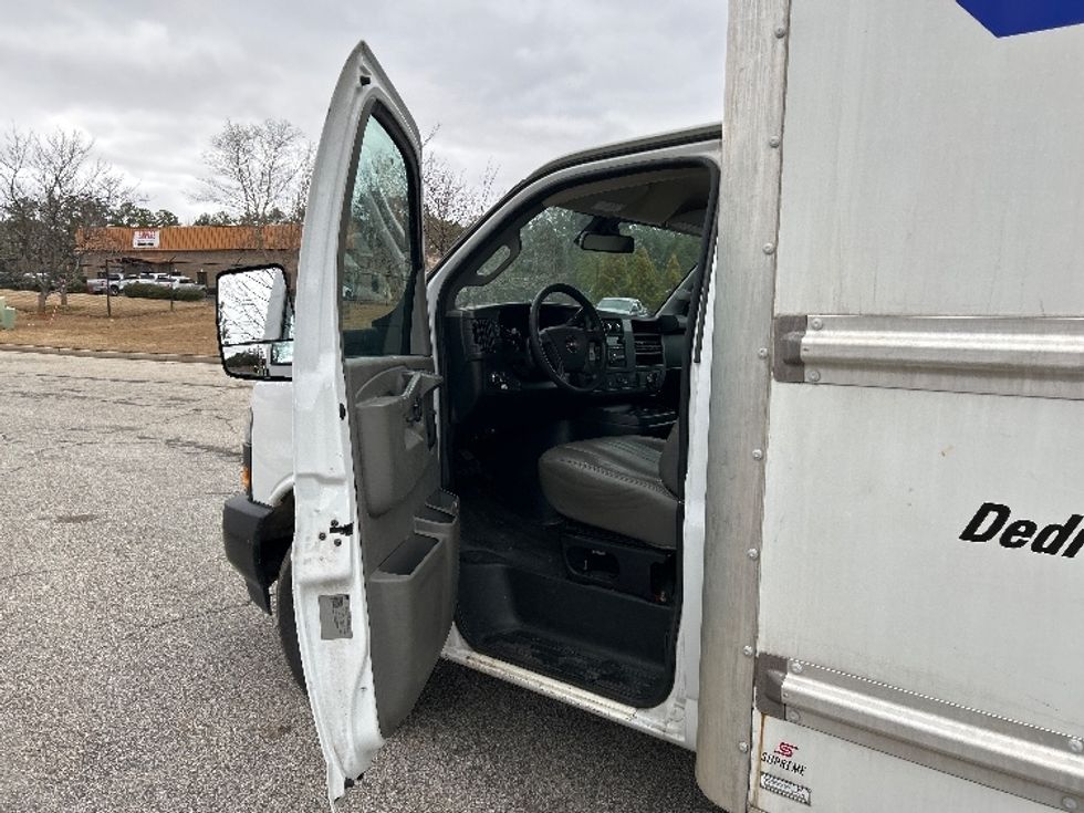 2020 Gmc Savana 3500 Cutaway photo 10