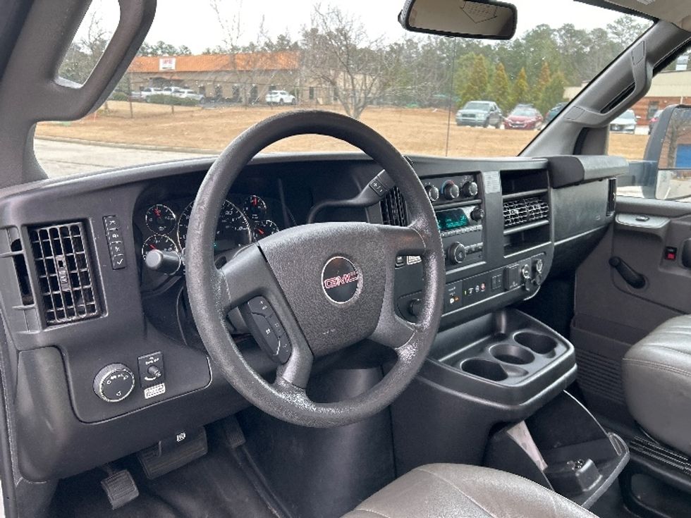 2020 Gmc Savana 3500 Cutaway photo 11