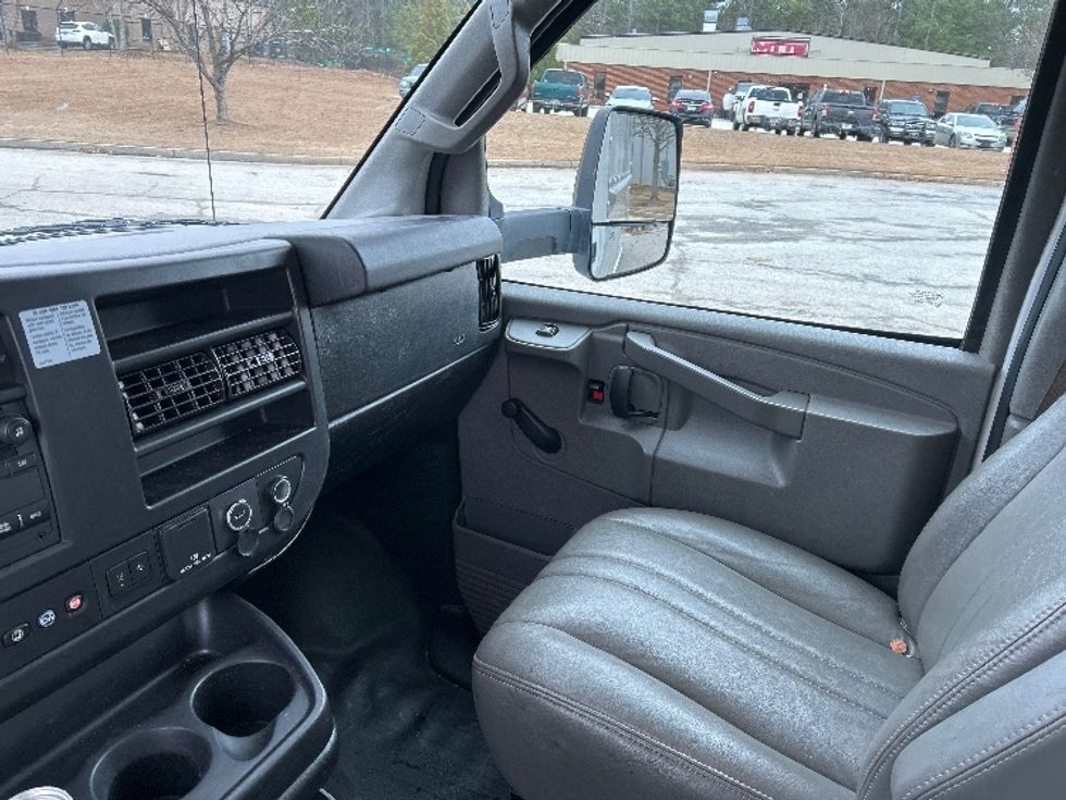 2020 Gmc Savana 3500 Cutaway photo 13