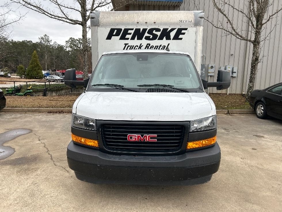 2020 Gmc Savana 3500 Cutaway photo 2