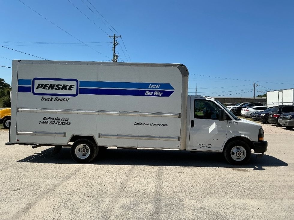 Light Duty Box Truck-Light and Medium Duty Trucks-GMC-2020-Savana G33903-Mebane-NC-89,668\n\t\tmiles-$ 30,500 - Image 15