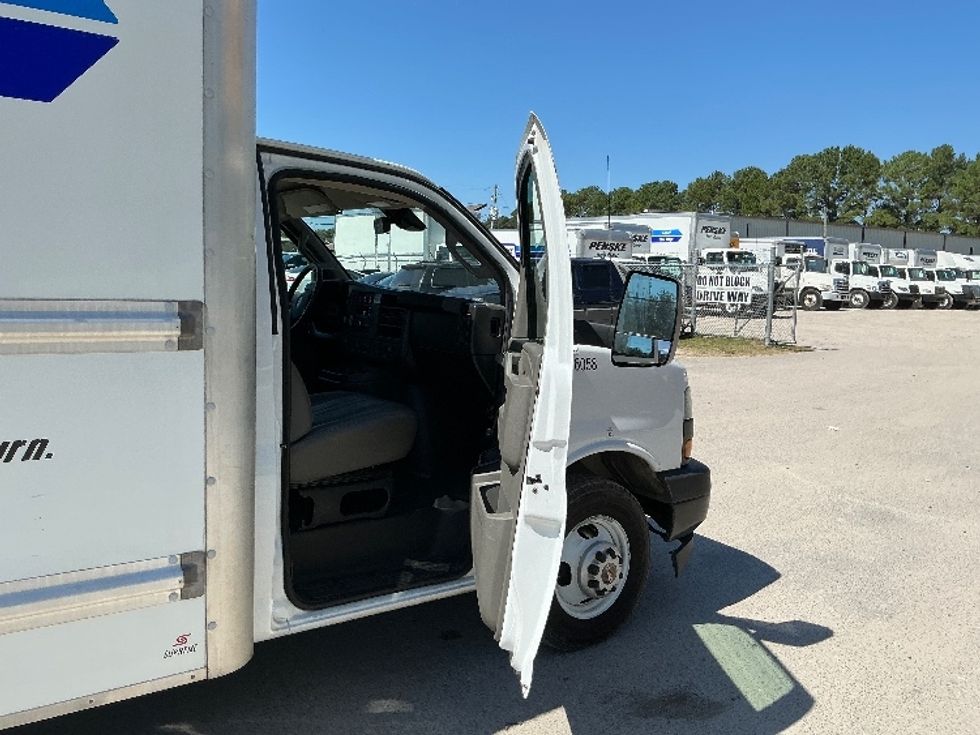 Light Duty Box Truck-Light and Medium Duty Trucks-GMC-2020-Savana G33903-Mebane-NC-89,668\n\t\tmiles-$ 30,500 - Image 20