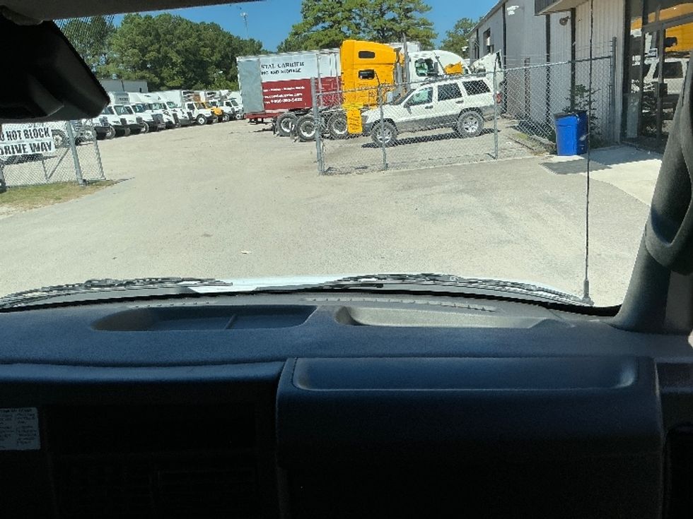 Light Duty Box Truck-Light and Medium Duty Trucks-GMC-2020-Savana G33903-Mebane-NC-89,668\n\t\tmiles-$ 30,500 - Image 21