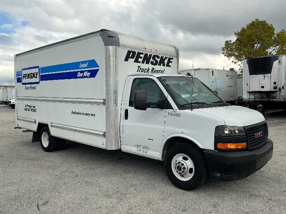 Light Duty Box Truck-Light and Medium Duty Trucks-GMC-2020-Savana G33903-Medley-FL-88,244\n\t\tmiles-$ 30,750 - Image 1