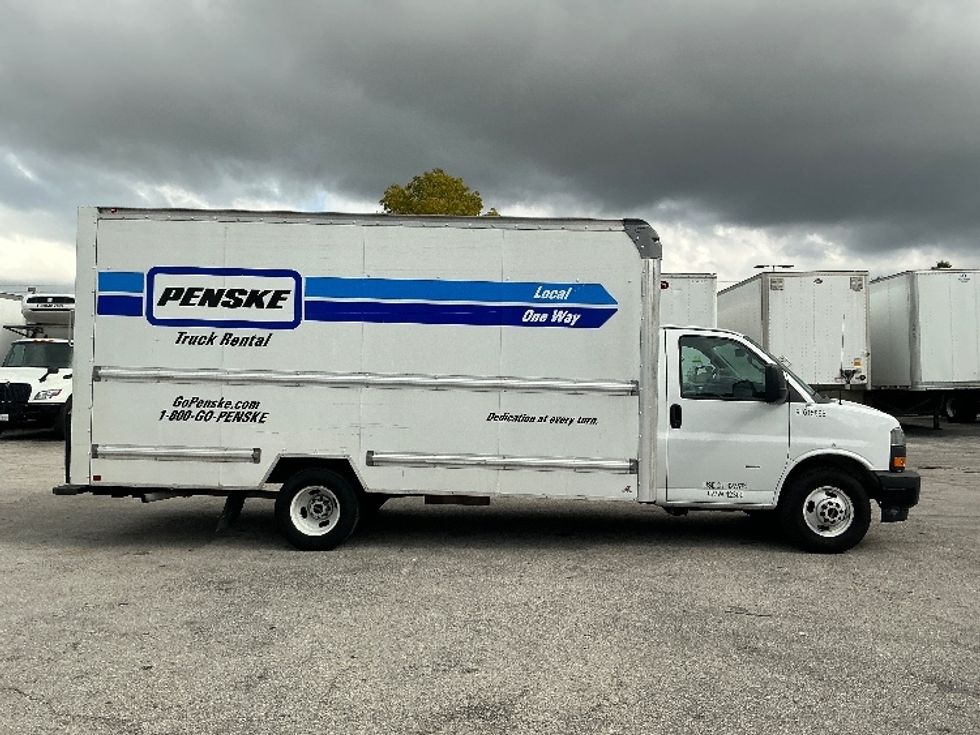 Light Duty Box Truck-Light and Medium Duty Trucks-GMC-2020-Savana G33903-Medley-FL-88,244\n\t\tmiles-$ 30,750 - Image 15