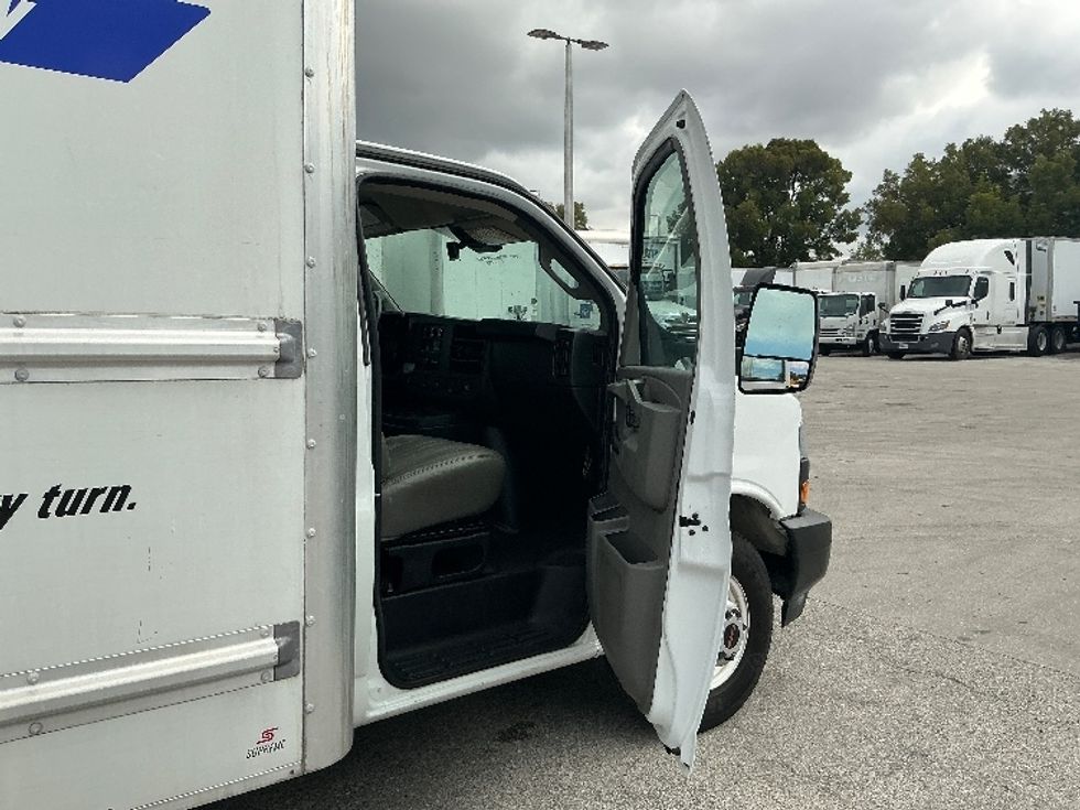 Light Duty Box Truck-Light and Medium Duty Trucks-GMC-2020-Savana G33903-Medley-FL-88,244\n\t\tmiles-$ 30,750 - Image 20