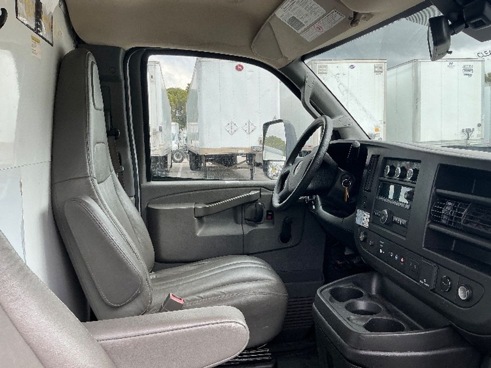 Light Duty Box Truck-Light and Medium Duty Trucks-GMC-2020-Savana G33903-Medley-FL-88,244\n\t\tmiles-$ 30,750 - Image 22