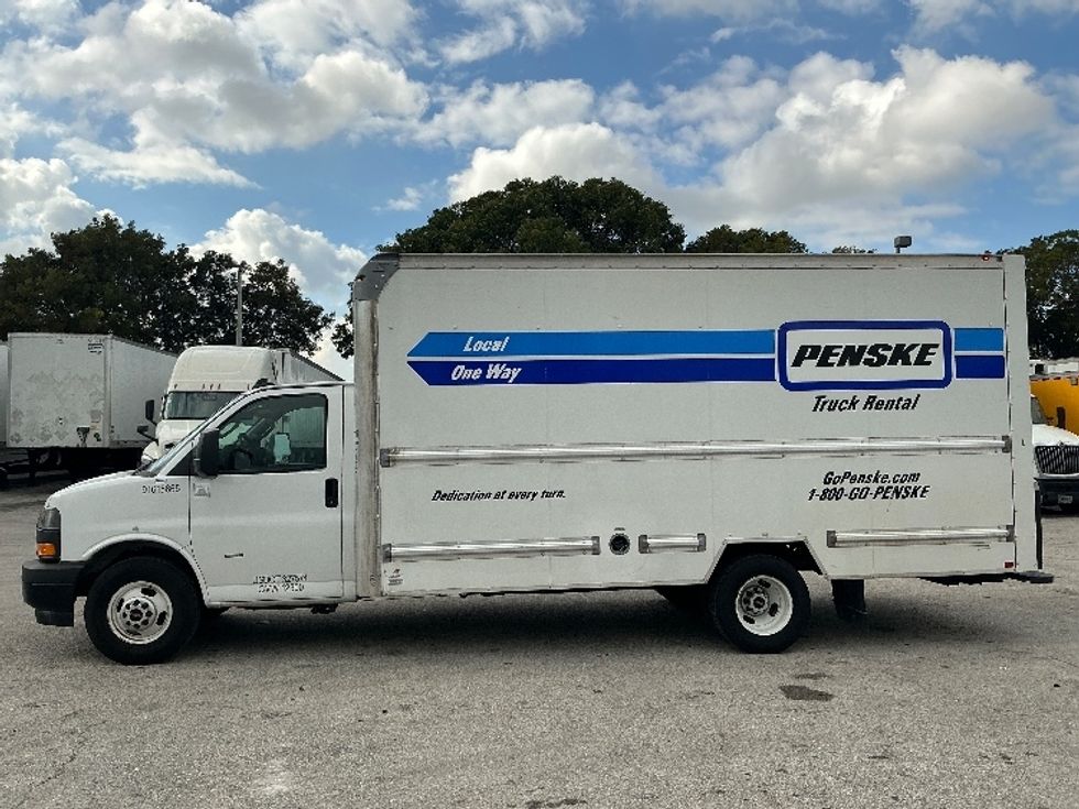 Light Duty Box Truck-Light and Medium Duty Trucks-GMC-2020-Savana G33903-Medley-FL-88,244\n\t\tmiles-$ 30,750 - Image 4