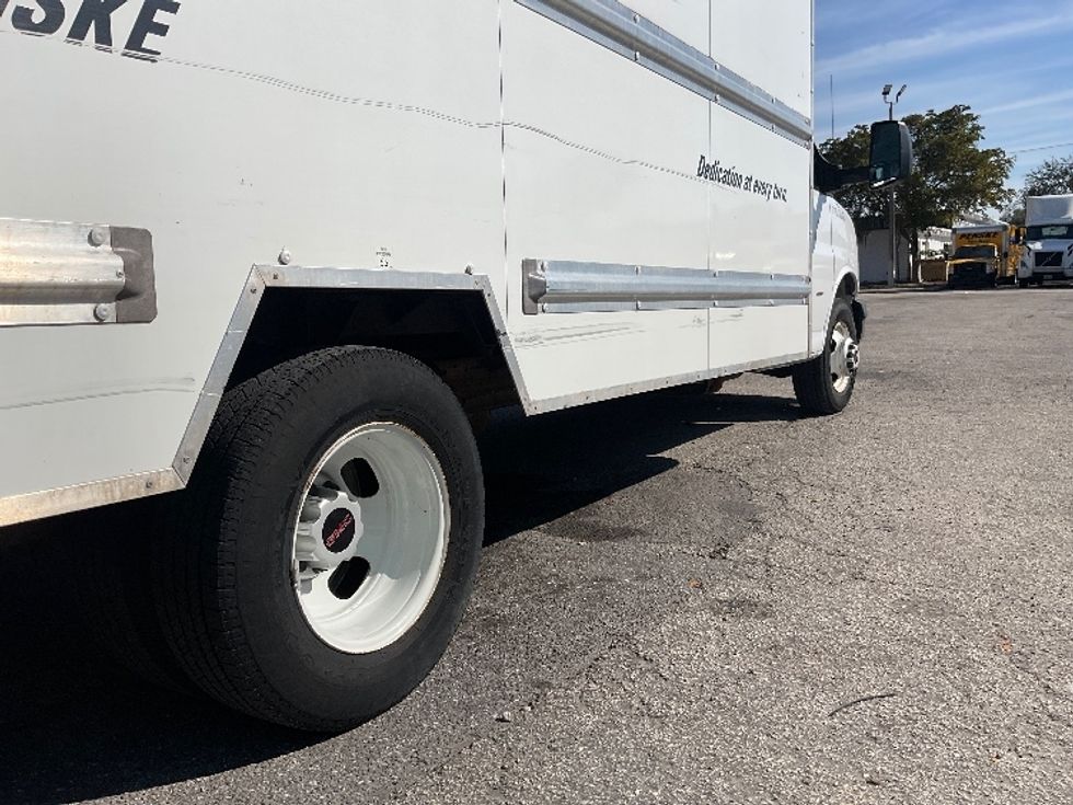 Light Duty Box Truck-Light and Medium Duty Trucks-GMC-2020-Savana G33903-Medley-FL-89,984\n\t\tmiles-$ 33,250 - Image 14