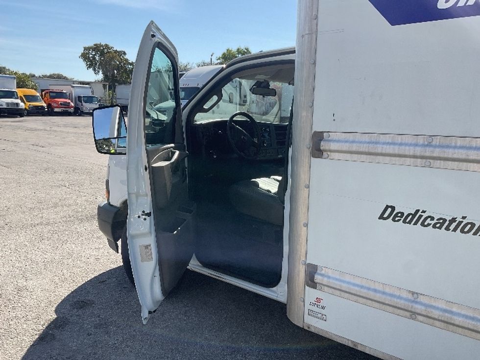 Light Duty Box Truck-Light and Medium Duty Trucks-GMC-2020-Savana G33903-Medley-FL-89,984\n\t\tmiles-$ 33,250 - Image 16