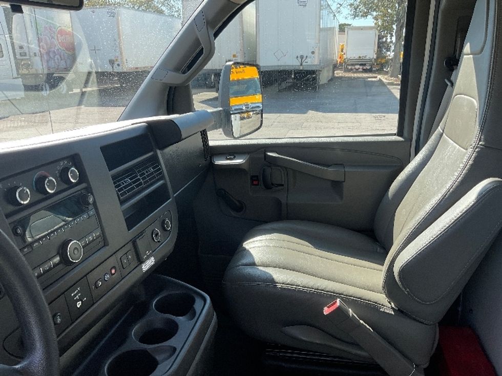 Light Duty Box Truck-Light and Medium Duty Trucks-GMC-2020-Savana G33903-Medley-FL-89,984\n\t\tmiles-$ 33,250 - Image 19