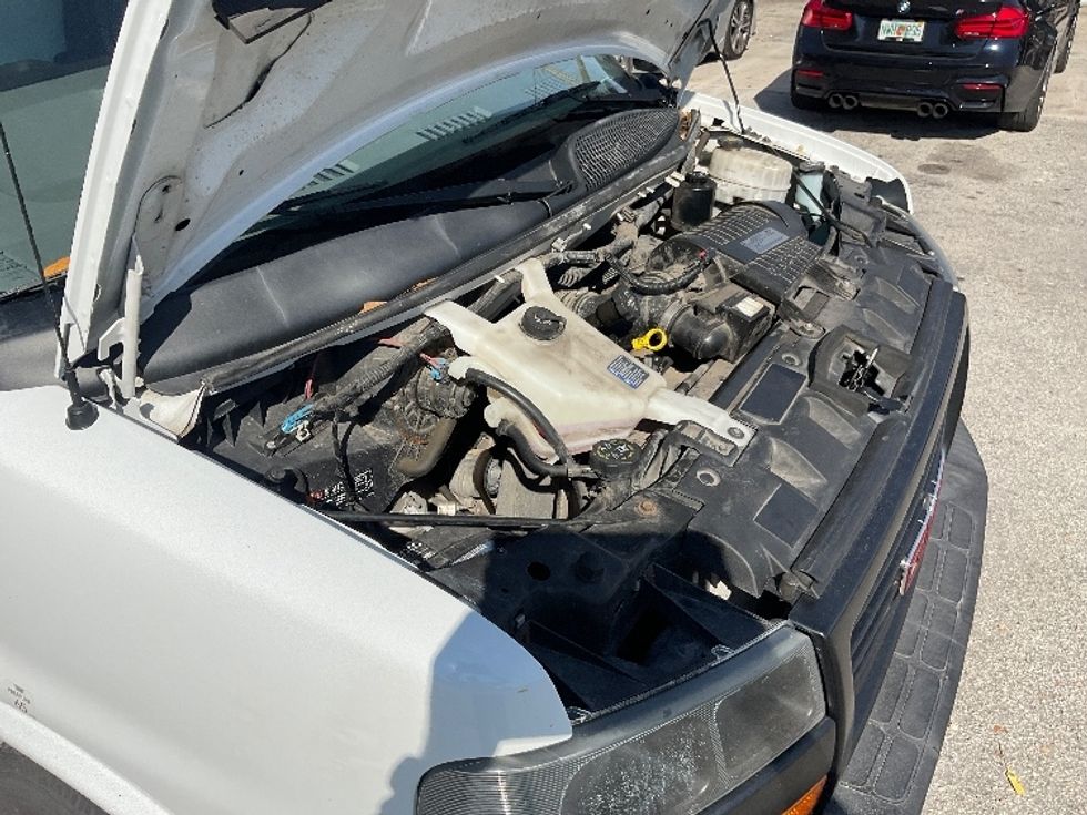 Light Duty Box Truck-Light and Medium Duty Trucks-GMC-2020-Savana G33903-Medley-FL-89,984\n\t\tmiles-$ 33,250 - Image 23