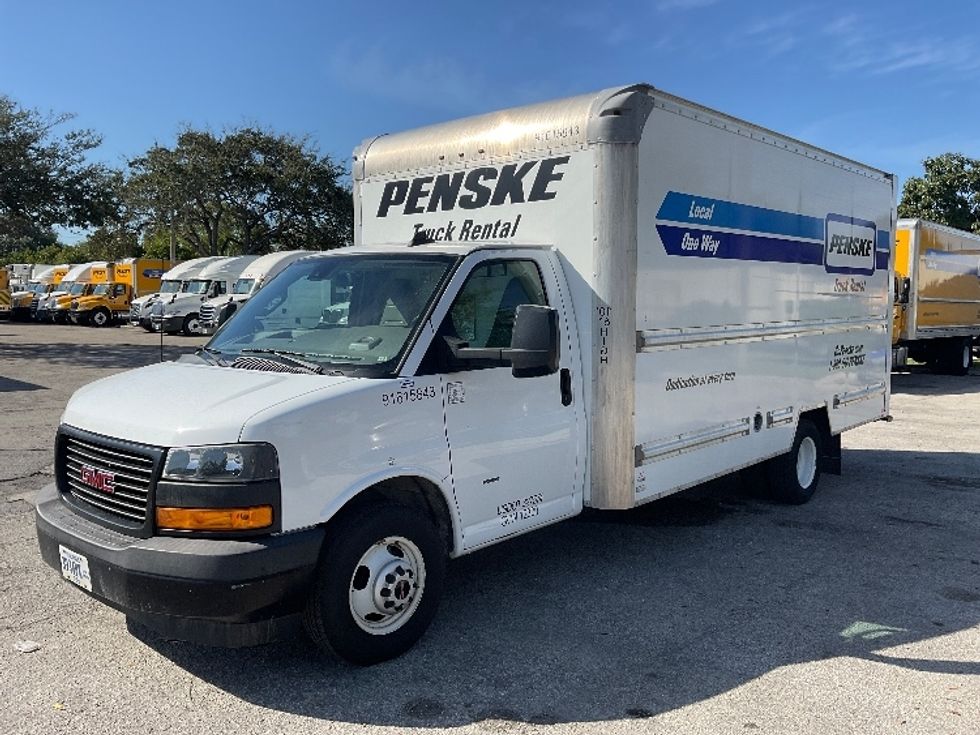 Light Duty Box Truck-Light and Medium Duty Trucks-GMC-2020-Savana G33903-Medley-FL-89,984\n\t\tmiles-$ 33,250 - Image 3