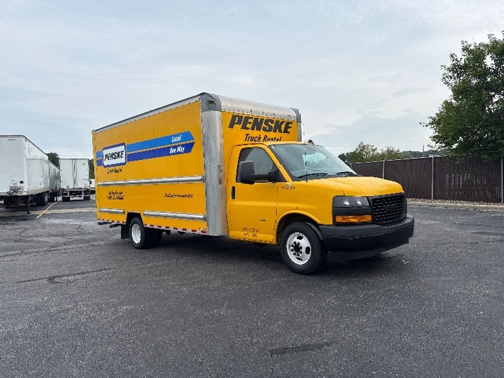 Light Duty Box Truck-Light and Medium Duty Trucks-GMC-2020-Savana G33903-Middlefield-OH-92,938\n\t\tmiles-$ 22,750 - Image 1