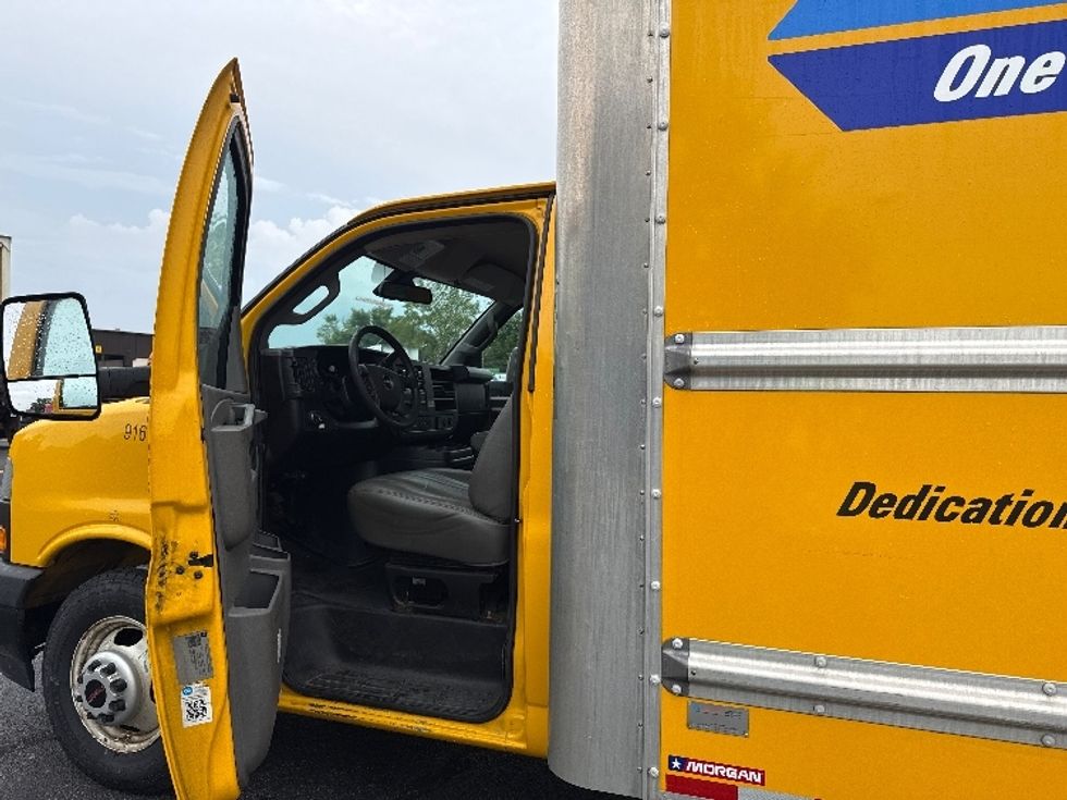 Light Duty Box Truck-Light and Medium Duty Trucks-GMC-2020-Savana G33903-Middlefield-OH-92,938\n\t\tmiles-$ 22,750 - Image 16