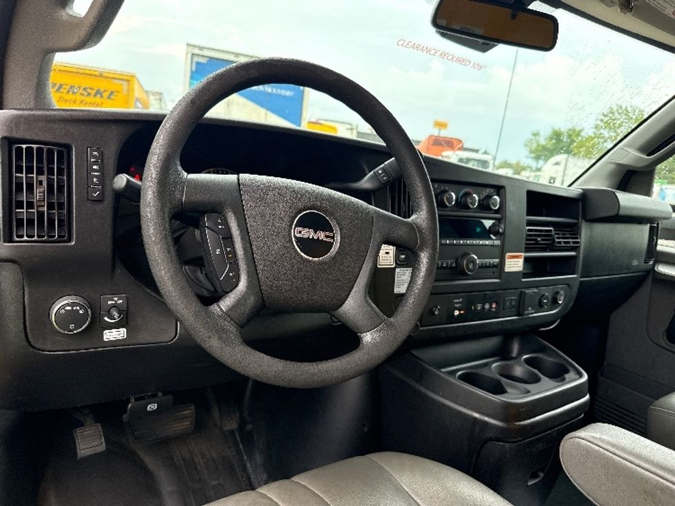Light Duty Box Truck-Light and Medium Duty Trucks-GMC-2020-Savana G33903-Middlefield-OH-92,938\n\t\tmiles-$ 22,750 - Image 17