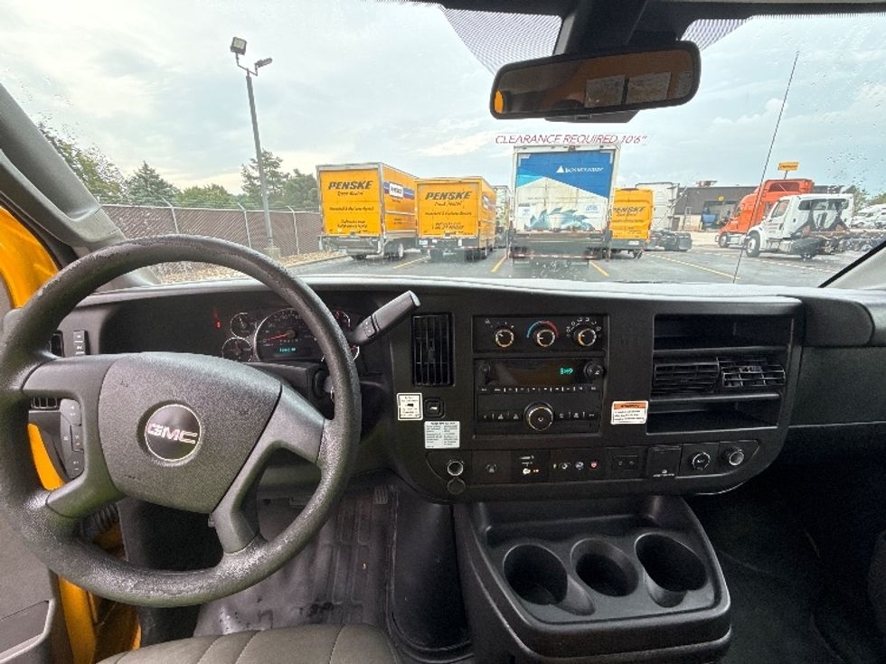 Light Duty Box Truck-Light and Medium Duty Trucks-GMC-2020-Savana G33903-Middlefield-OH-92,938\n\t\tmiles-$ 22,750 - Image 18