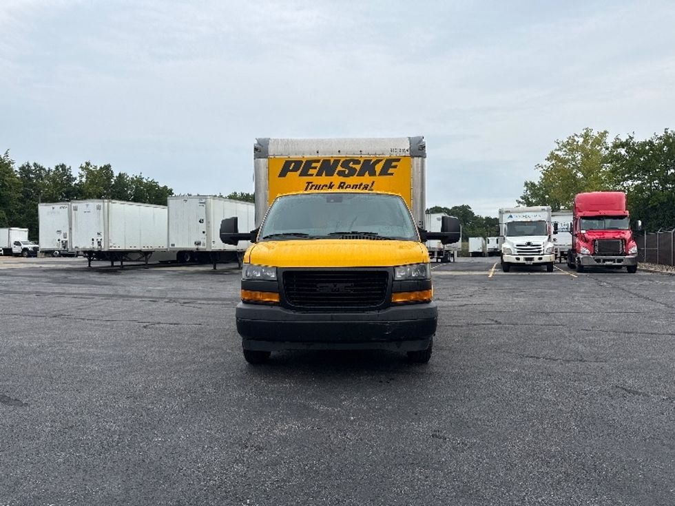 Light Duty Box Truck-Light and Medium Duty Trucks-GMC-2020-Savana G33903-Middlefield-OH-92,938\n\t\tmiles-$ 22,750 - Image 2
