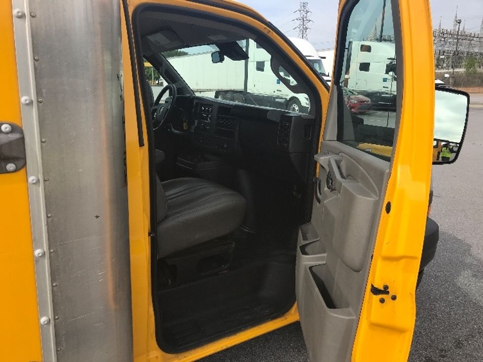 Light Duty Box Truck-Light and Medium Duty Trucks-GMC-2020-Savana G33903-Milwaukee-WI-89,664\n\t\tmiles-$ 24,000 - Image 20