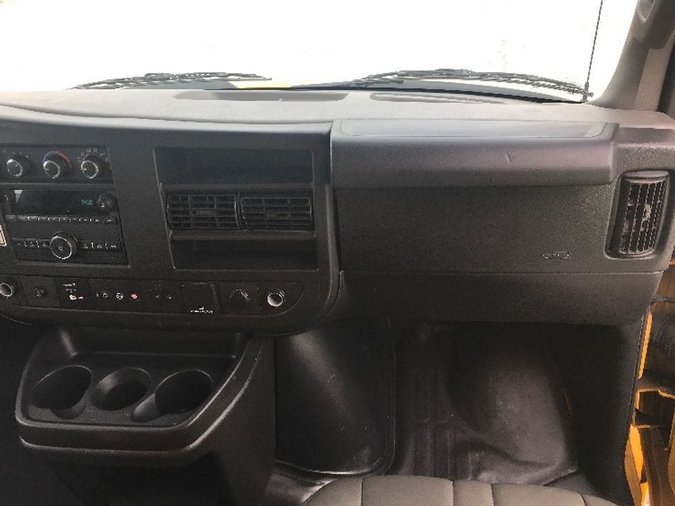 Light Duty Box Truck-Light and Medium Duty Trucks-GMC-2020-Savana G33903-Milwaukee-WI-89,664\n\t\tmiles-$ 24,000 - Image 21