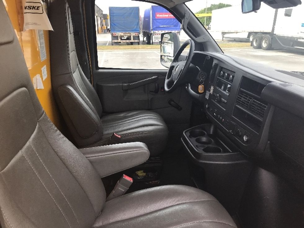 Light Duty Box Truck-Light and Medium Duty Trucks-GMC-2020-Savana G33903-Milwaukee-WI-89,664\n\t\tmiles-$ 24,000 - Image 22